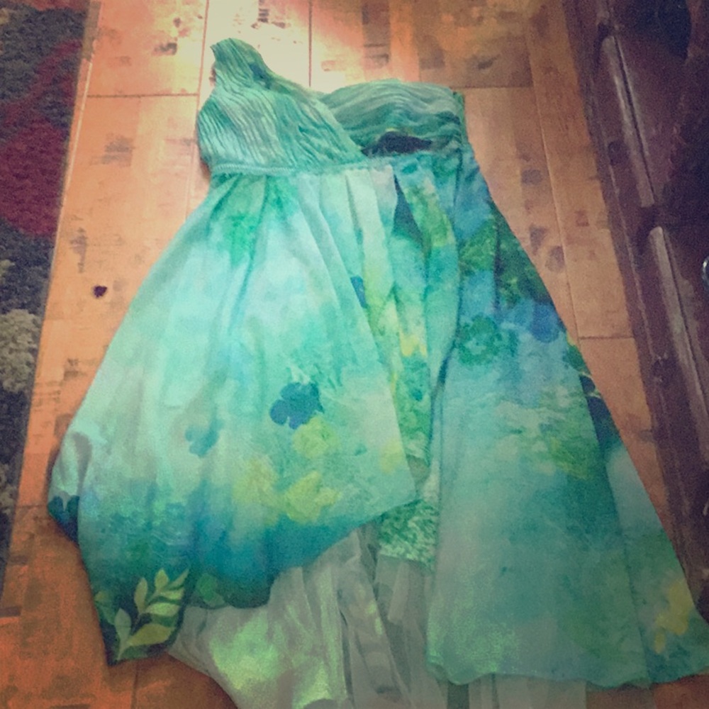 One shoulder dress